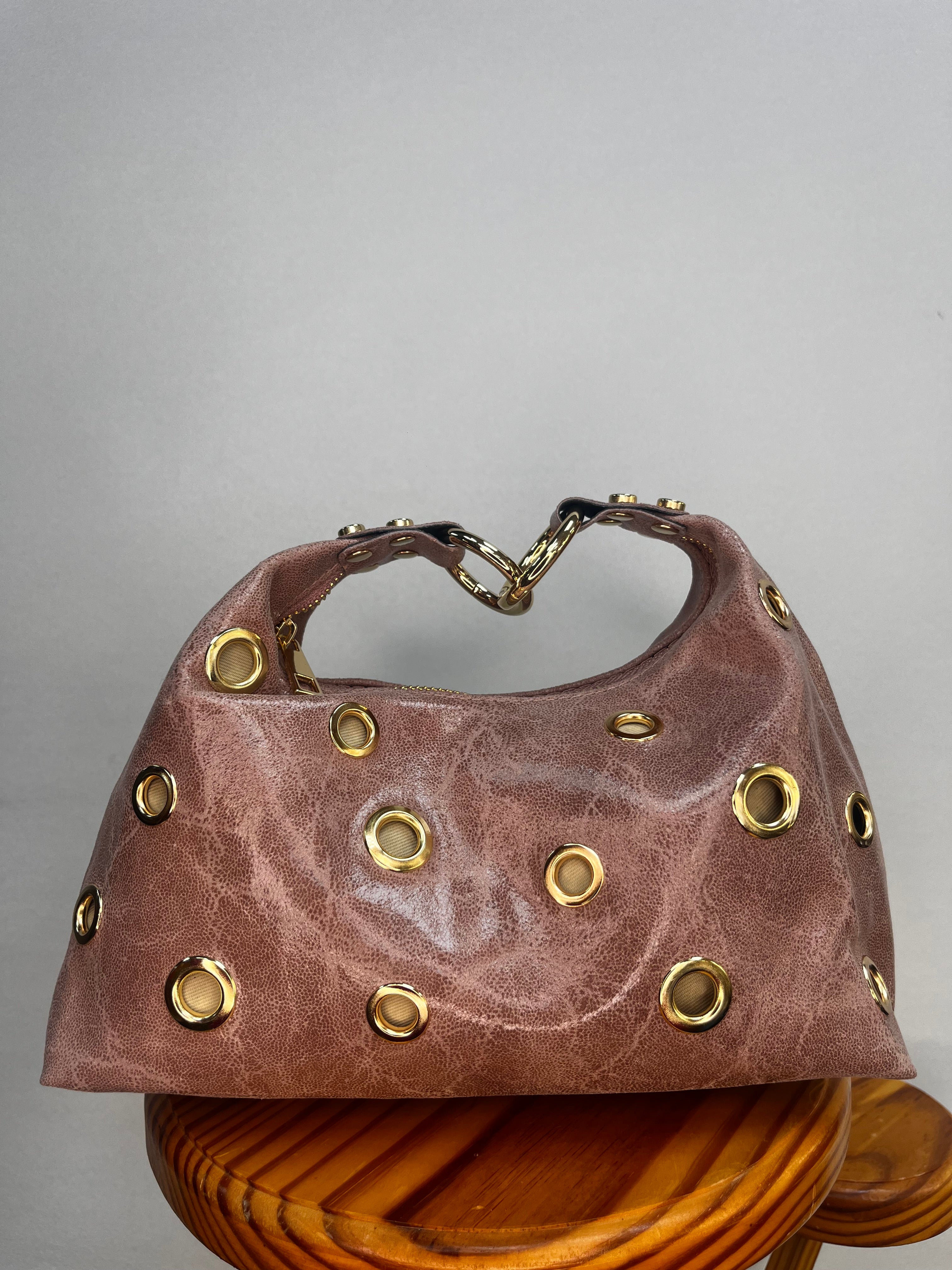 BOLSO BRILLO MINI TACHUELA ABIERTA ROSA
