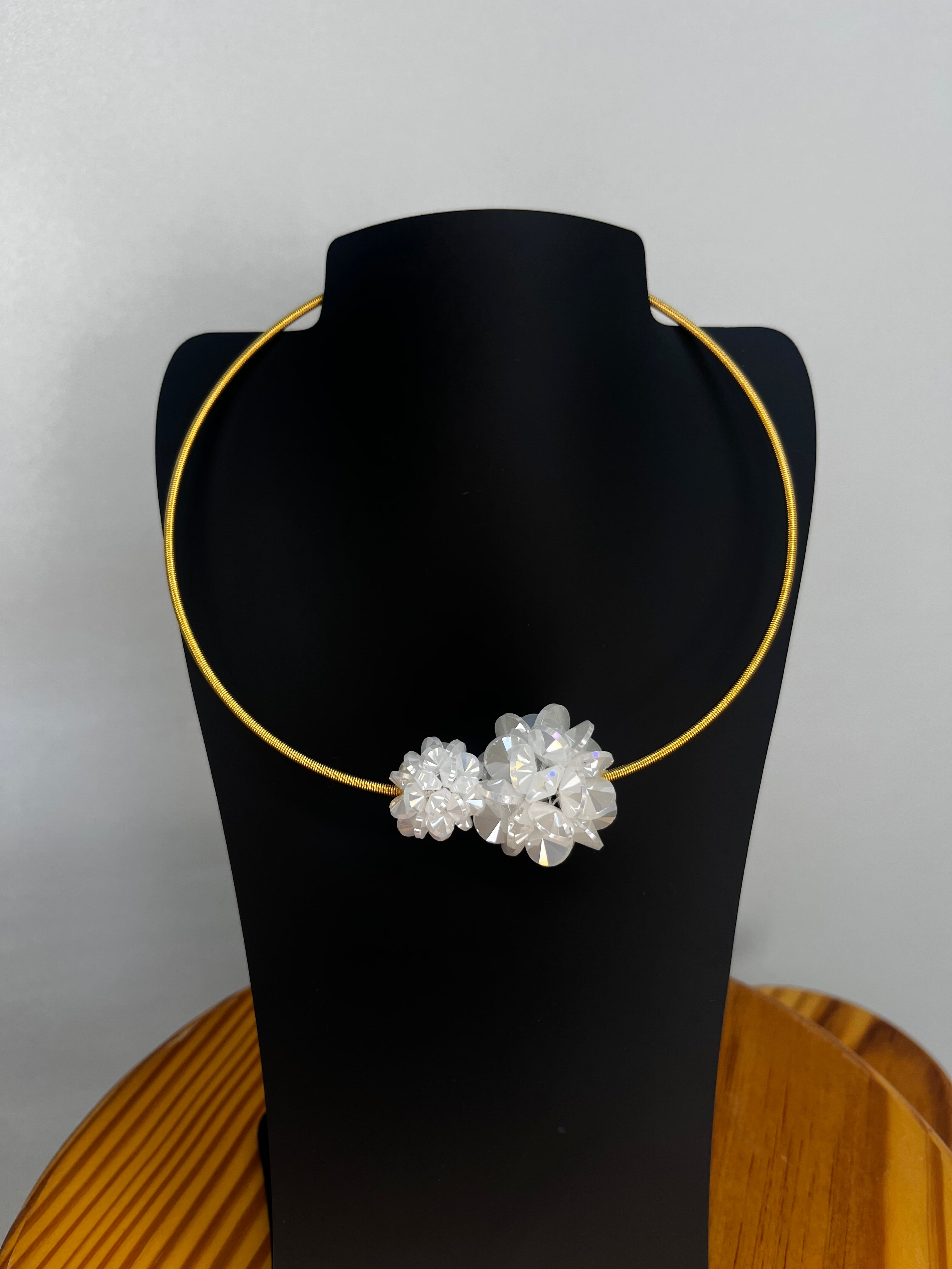 COLLAR FLOR BLANCA