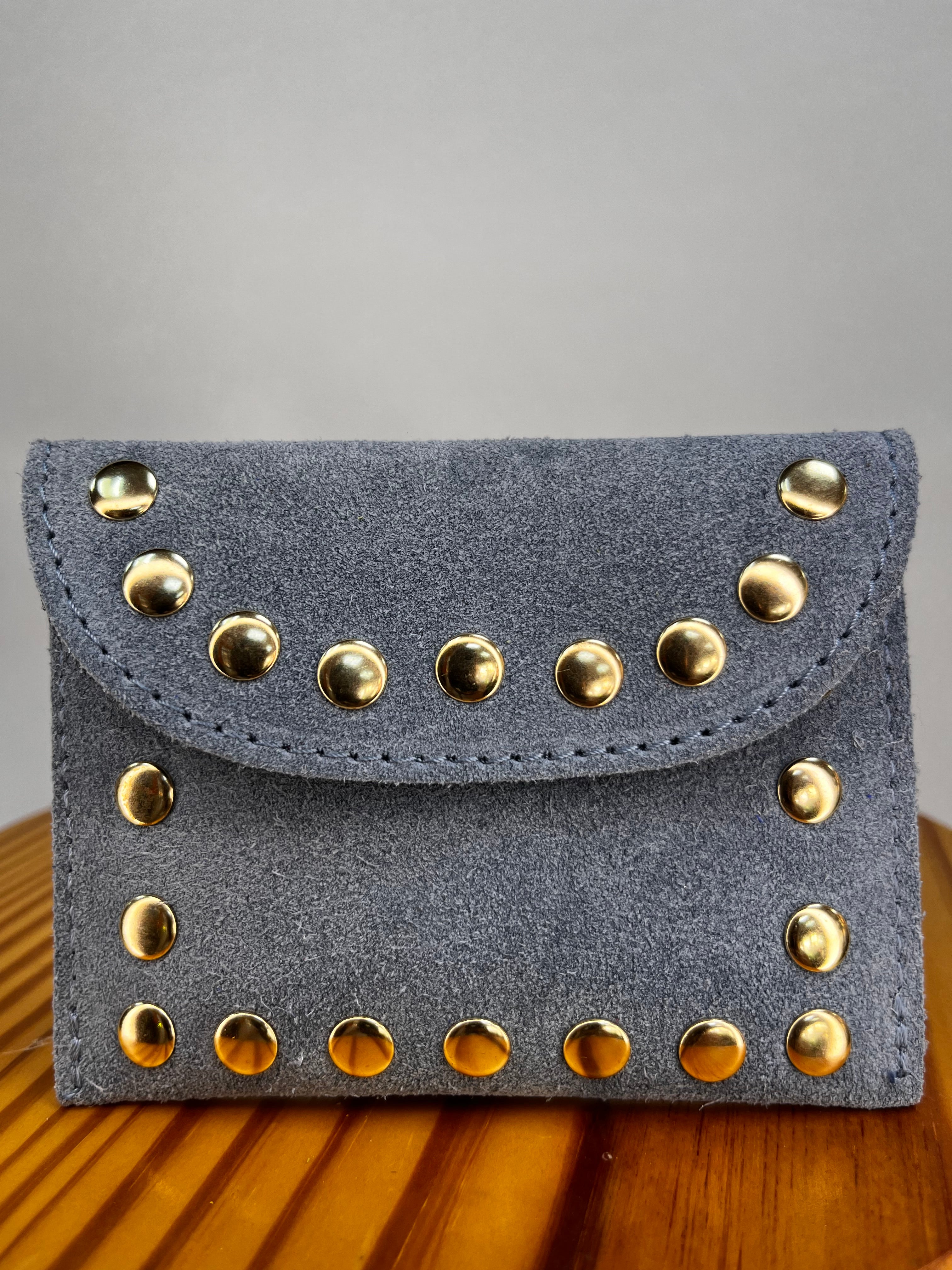 CARTERA TACHUELAS AZUL GRISÁCEO