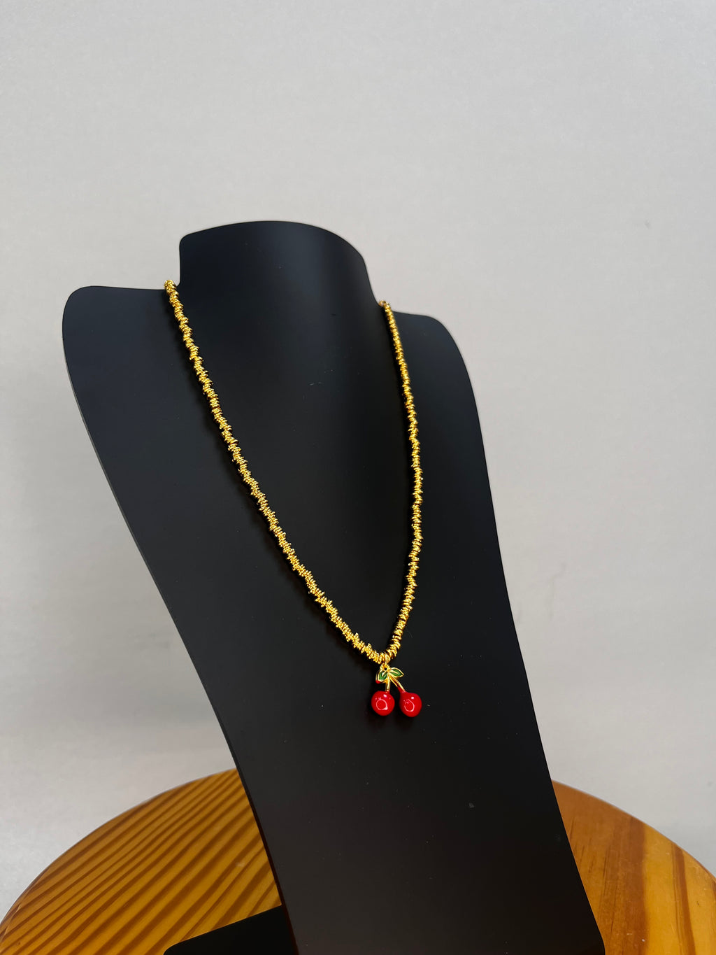 COLLAR CHERRY