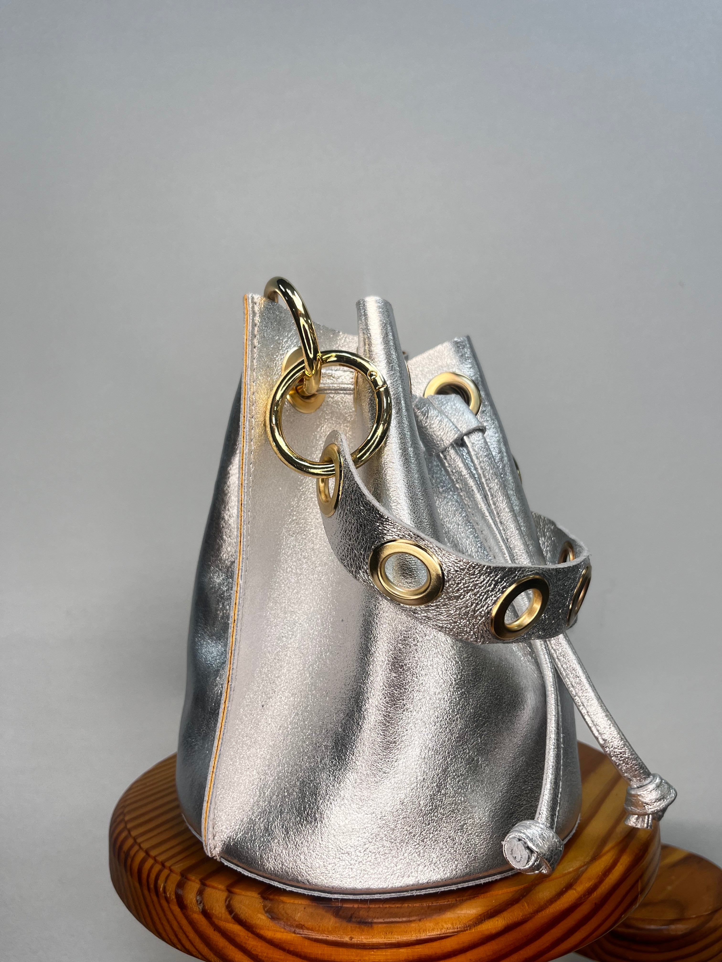 BOLSO BOMBONERA MINI PLATA