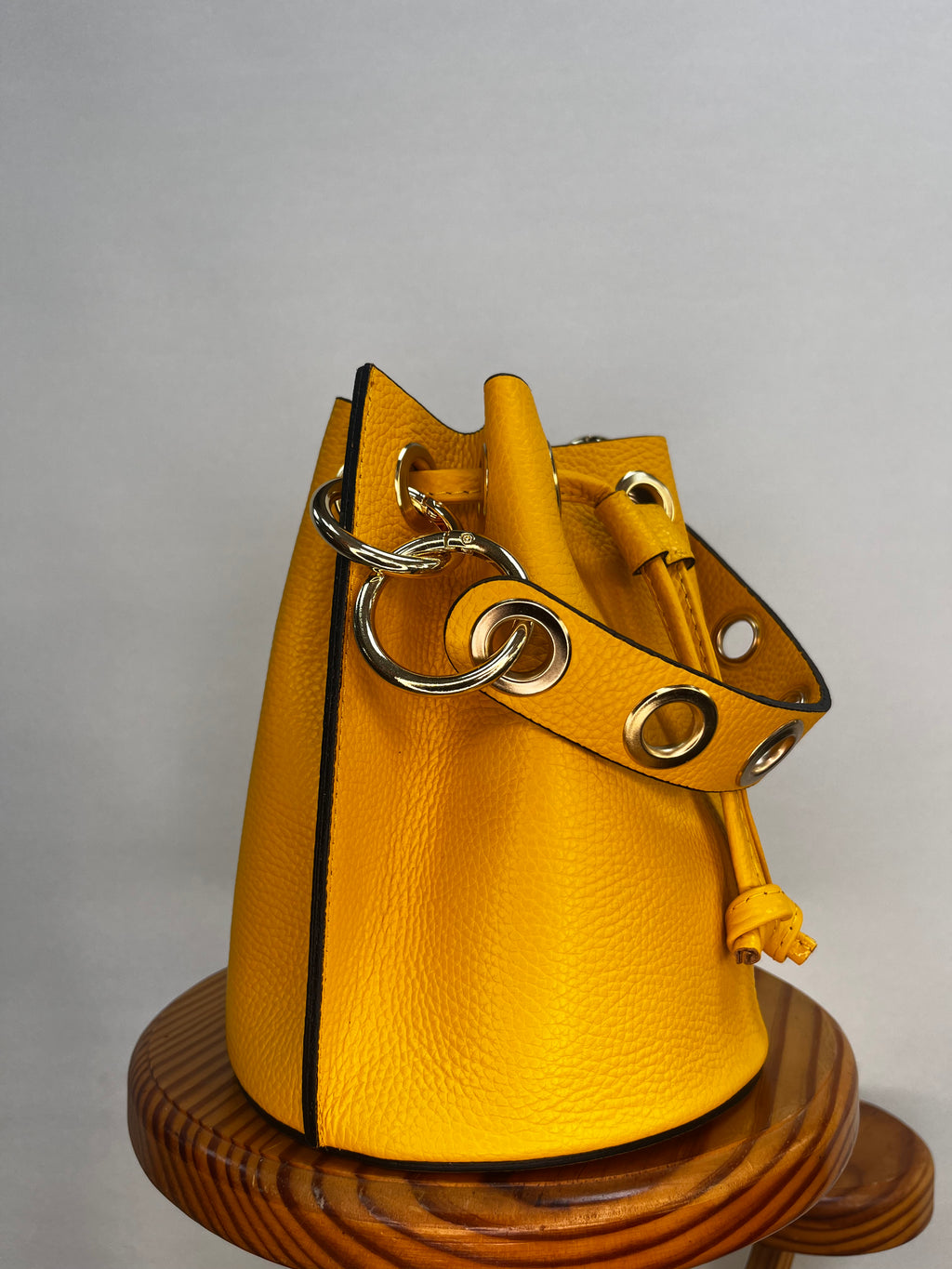 BOLSO BOMBONERA MINI AMARILLO