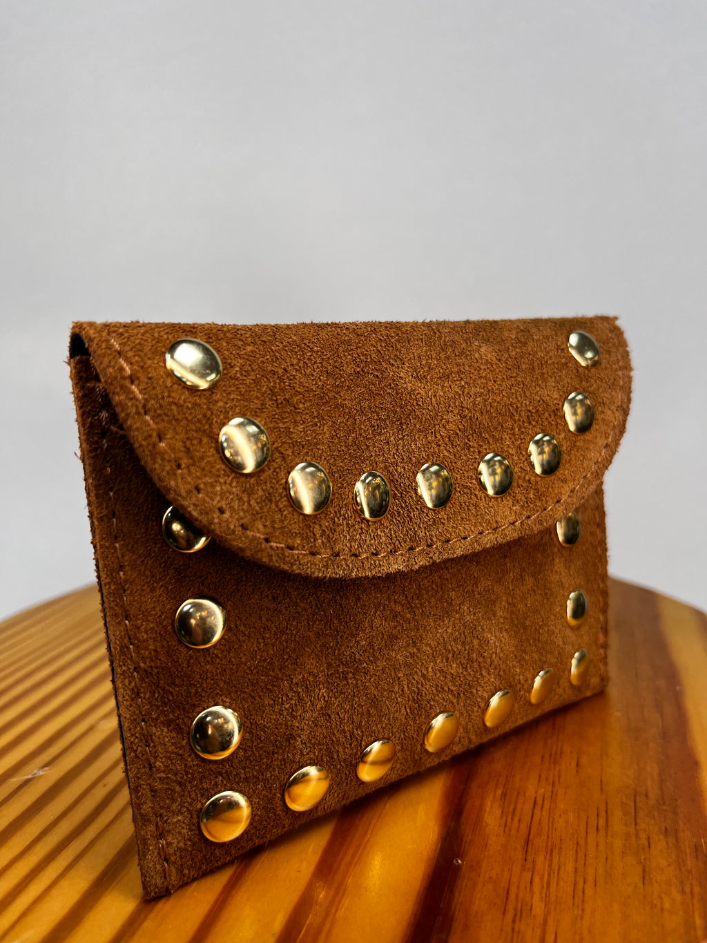 CARTERA TACHUELAS MARRÓN