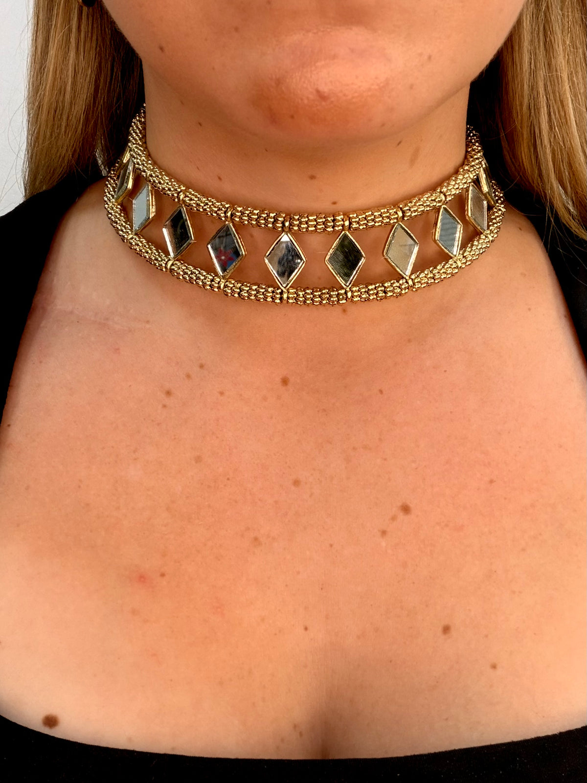 CHOKER RÍGIDO DORADO ESPEJITOS ROMBO