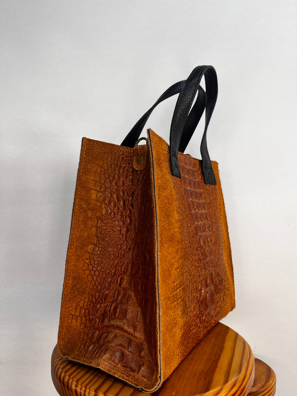 BOLSO ANTE Y COCODRILO MEDIANO MARRÓN CLARO