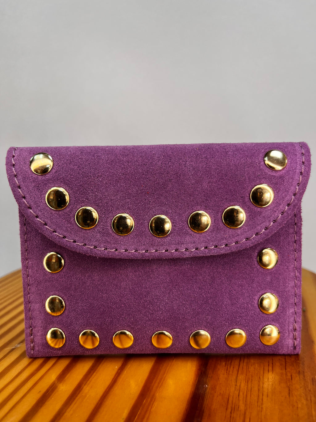 CARTERA TACHUELAS LILA