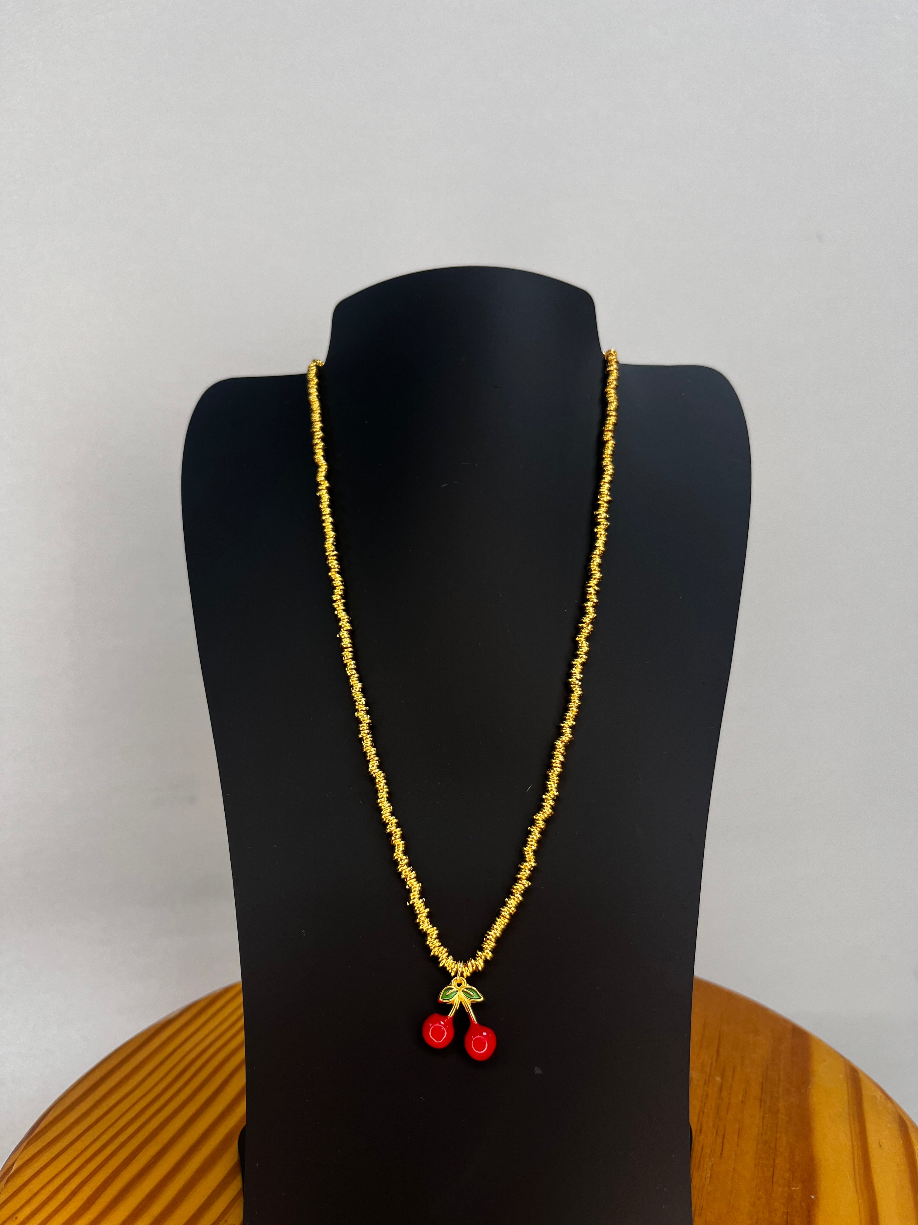 COLLAR CHERRY