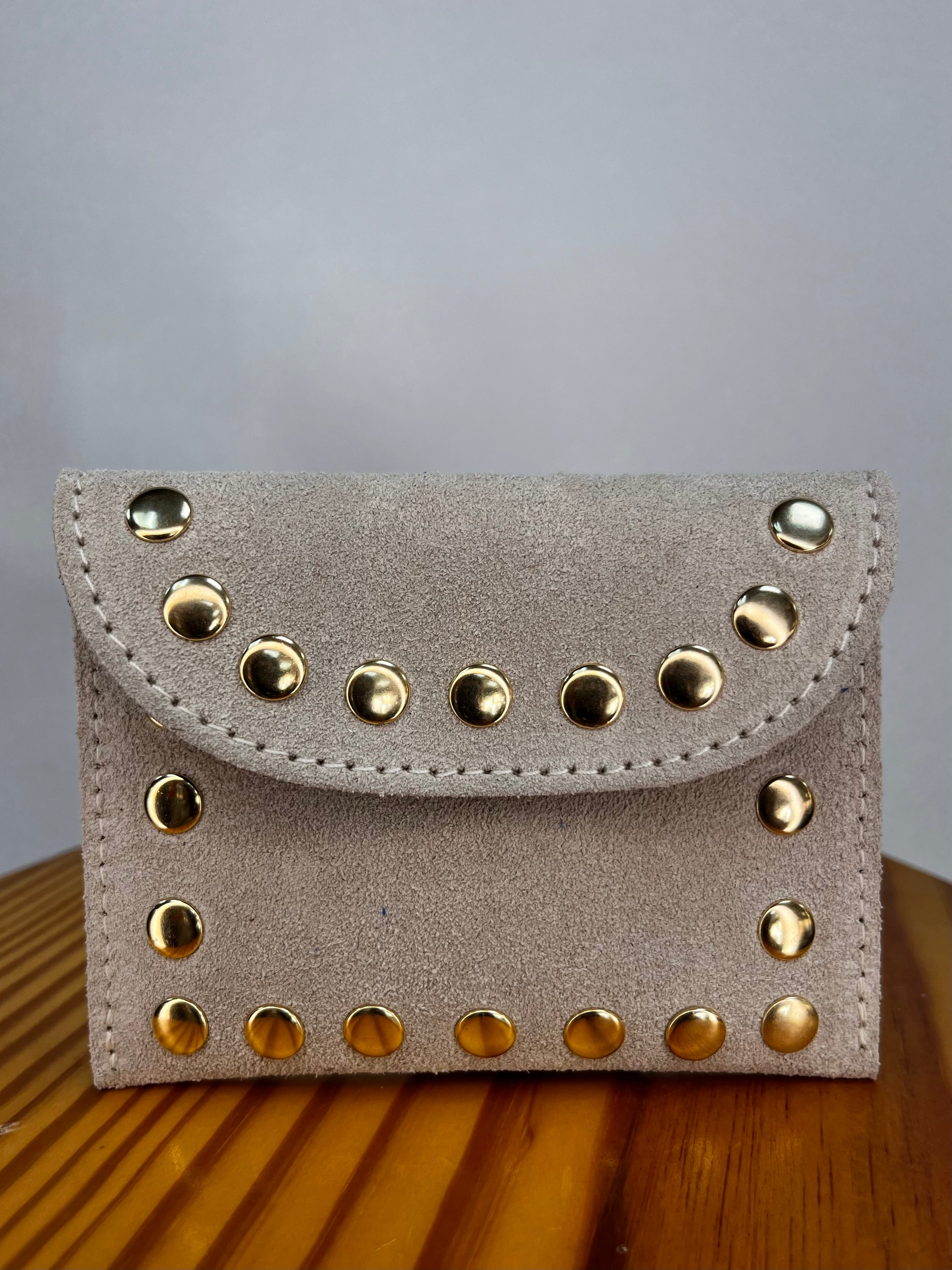 CARTERA TACHUELAS BLANCO ROTO