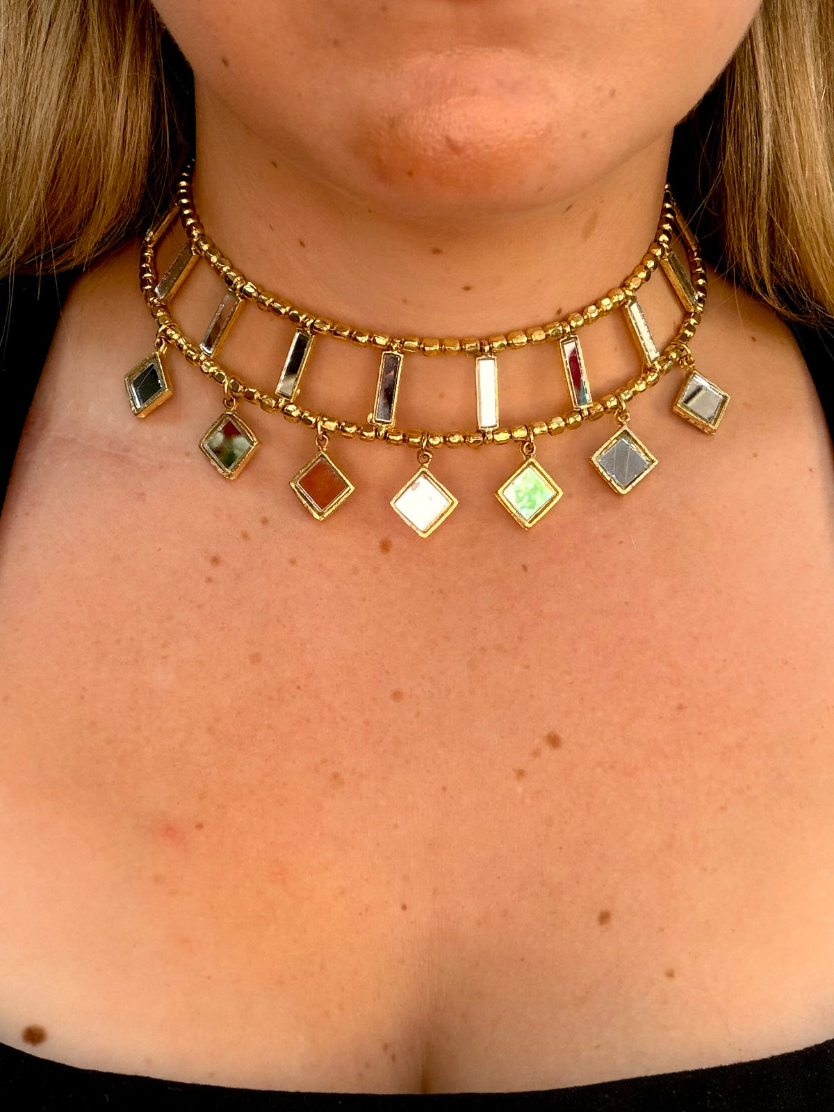 CHOKER RÍGIDO DORADO ESPEJITOS LÍNEA & COLGANTES