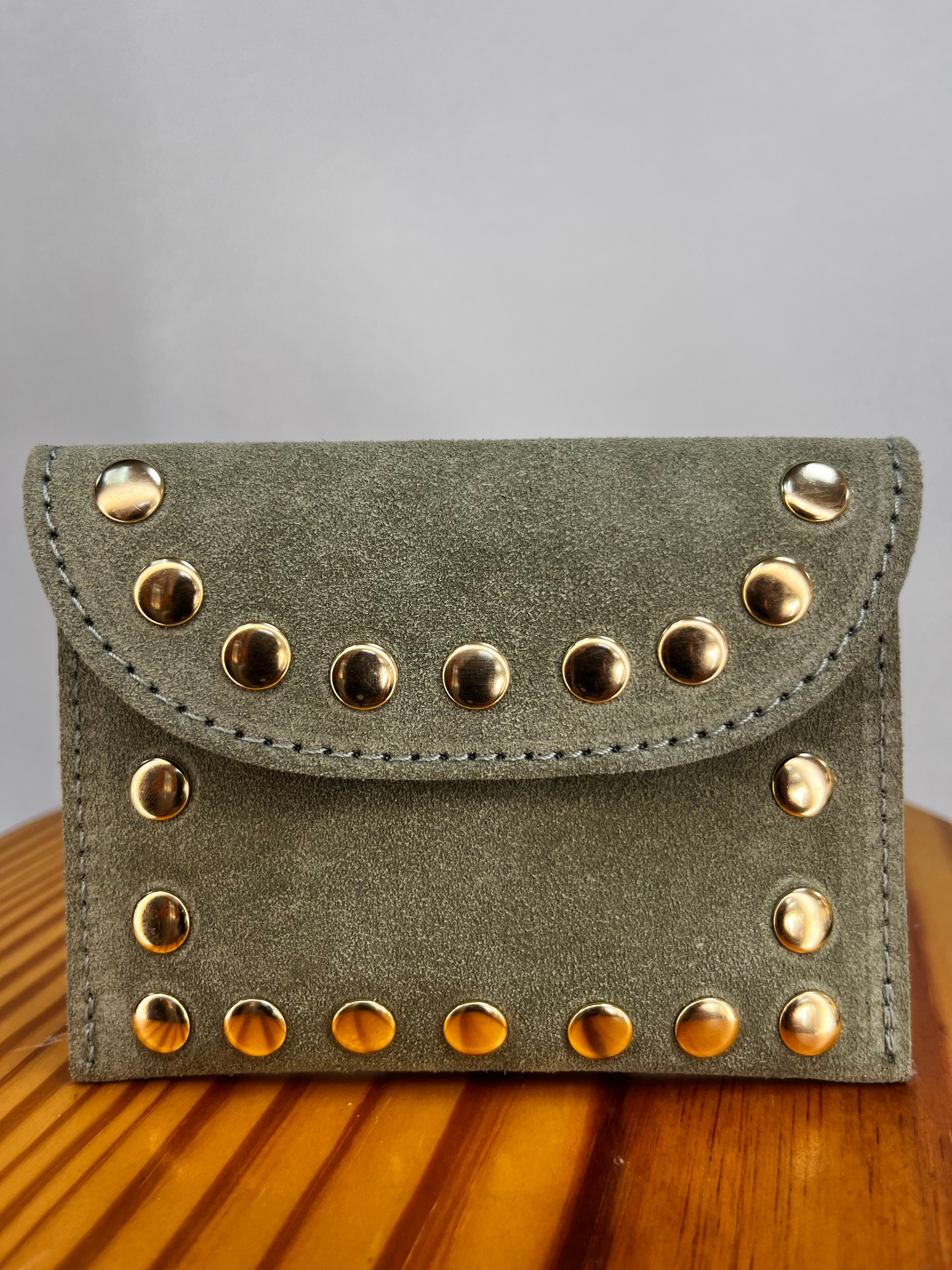 CARTERA TACHUELAS VERDE CLARO