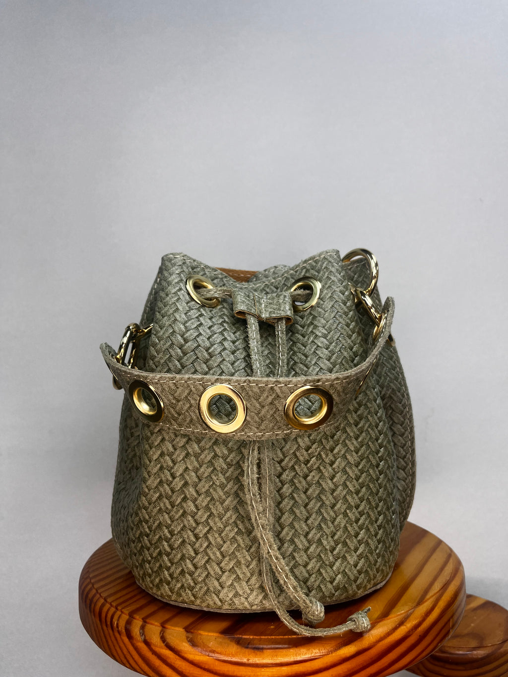BOLSO BOMBONERA MINI CON TEXTURA VERDE