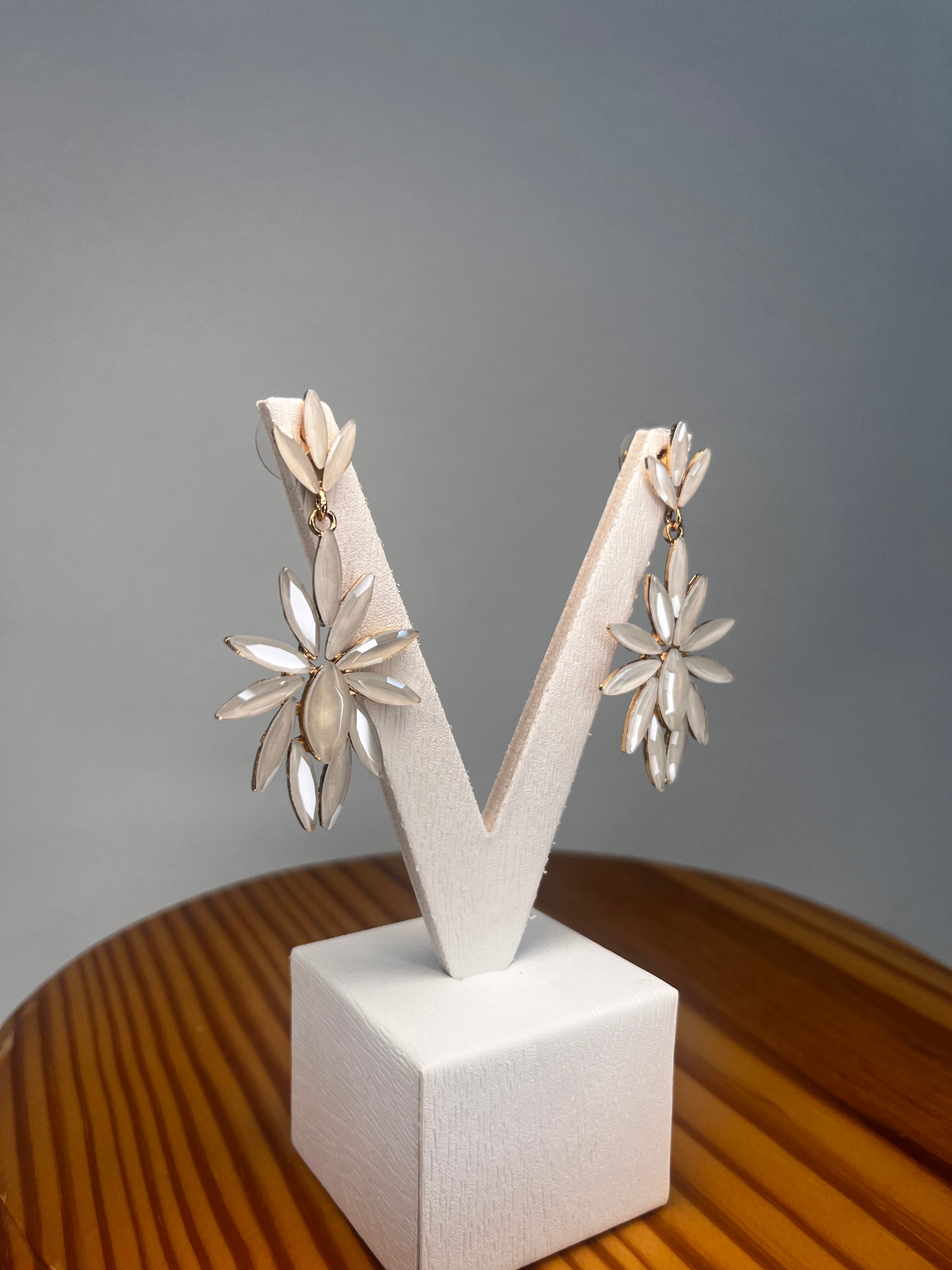 PENDIENTES FLOR DE CRISTAL BLANCO