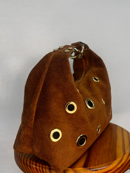 BOLSO ANTE MINI TACHUELA ABIERTA MARRÓN