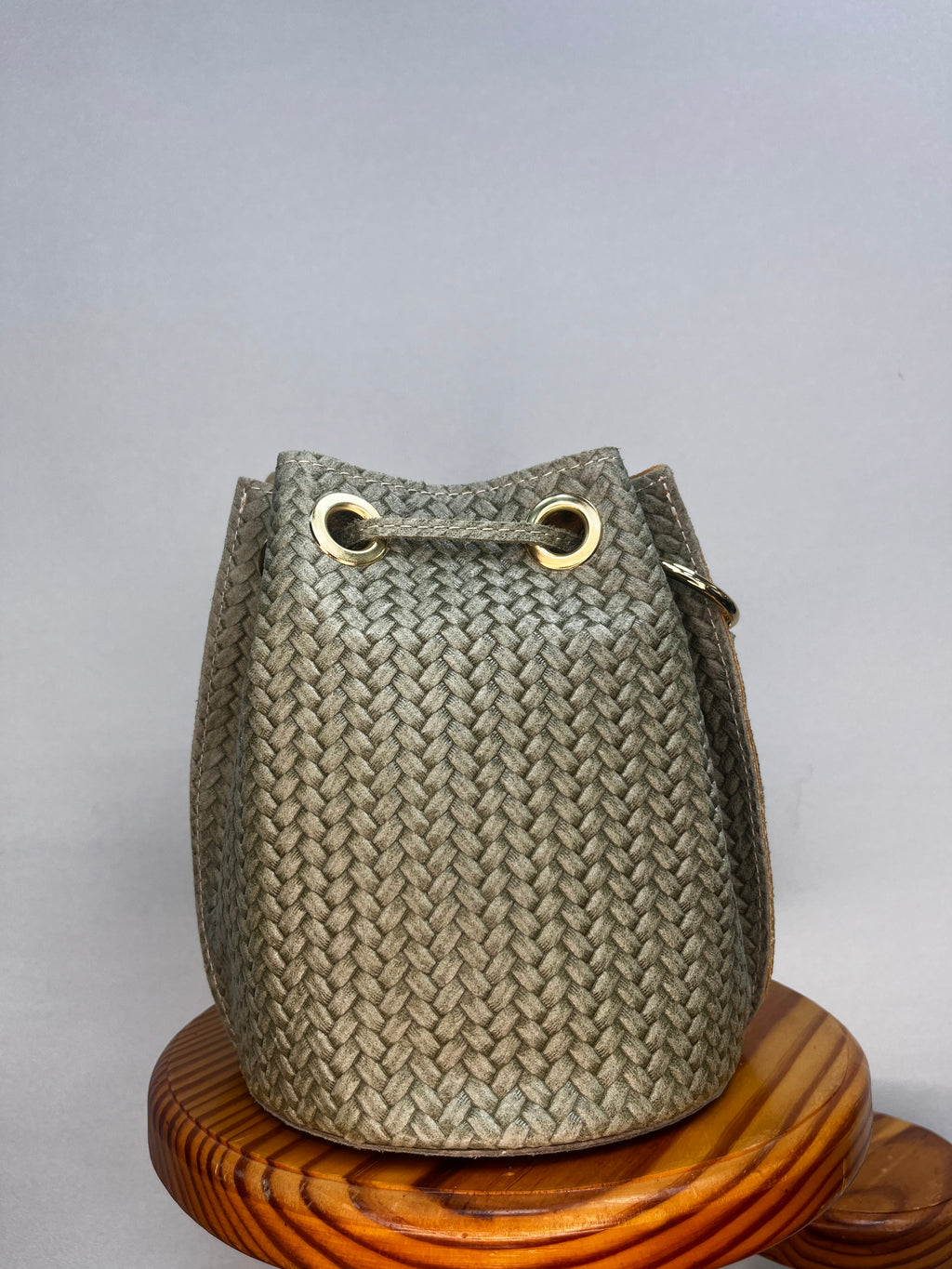 BOLSO BOMBONERA MINI CON TEXTURA VERDE