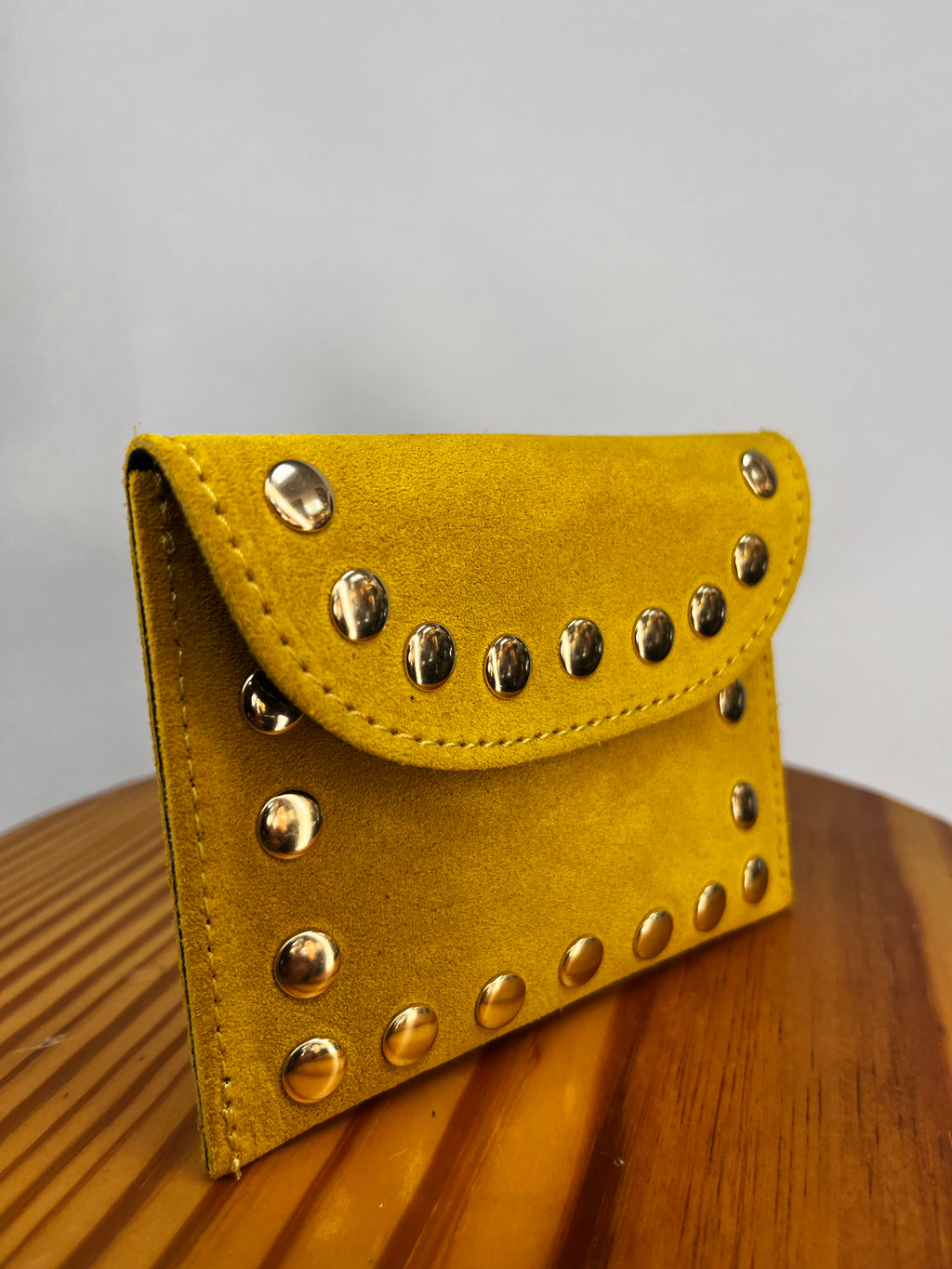 CARTERA TACHUELAS AMARILLO
