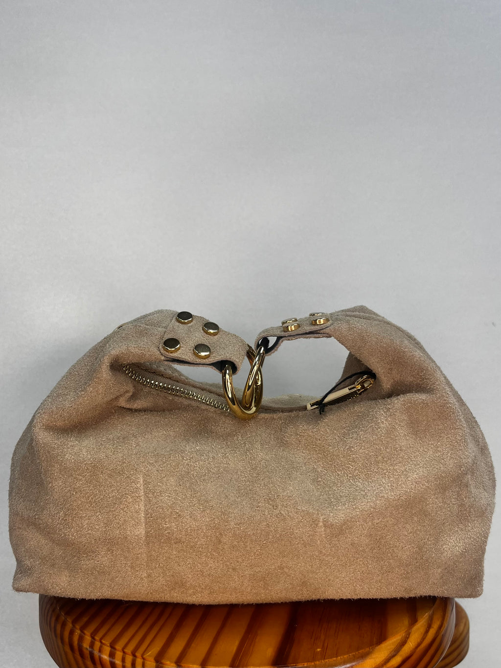BOLSO ANTE MINI TACHUELA ABIERTA BEIGE