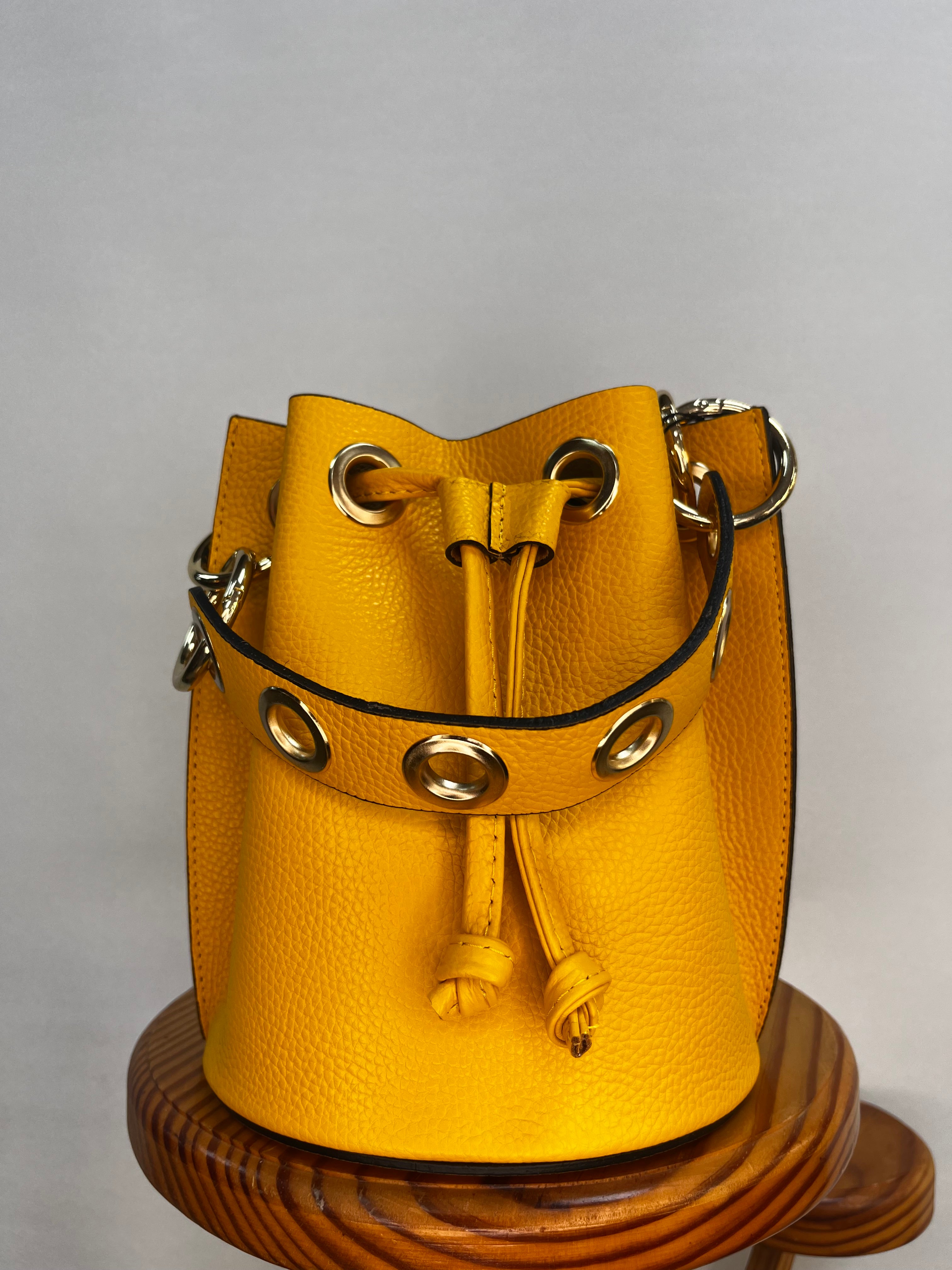 BOLSO BOMBONERA MINI AMARILLO