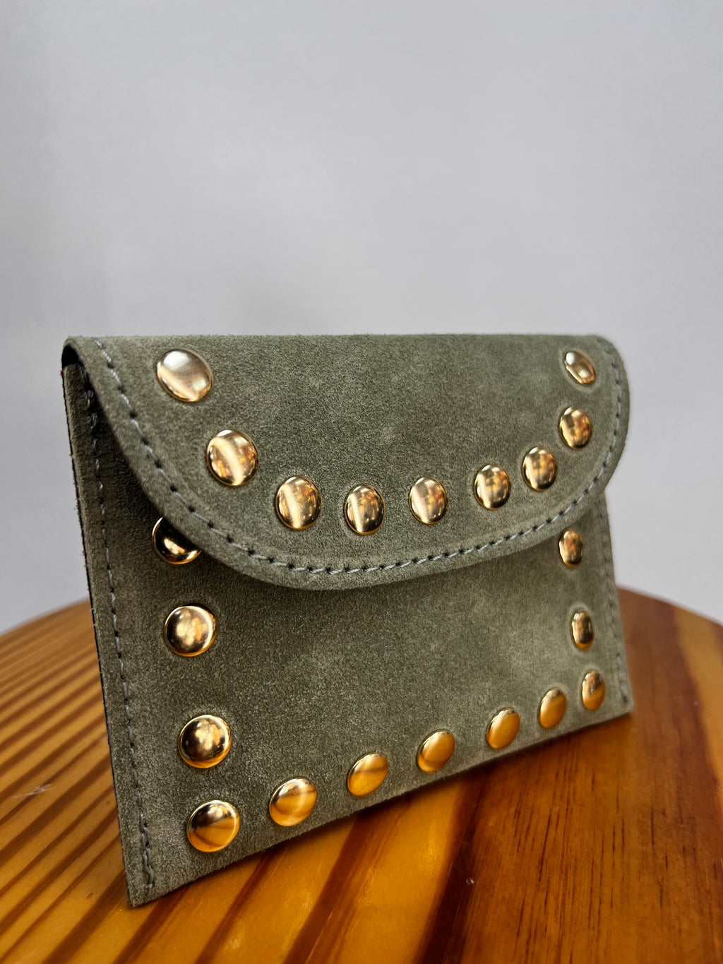 CARTERA TACHUELAS VERDE CLARO