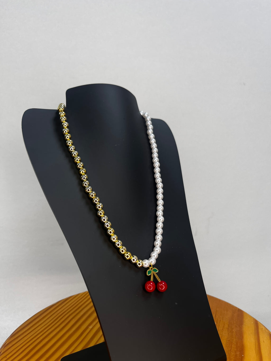 COLLAR CHERRY GOLD & PEARL