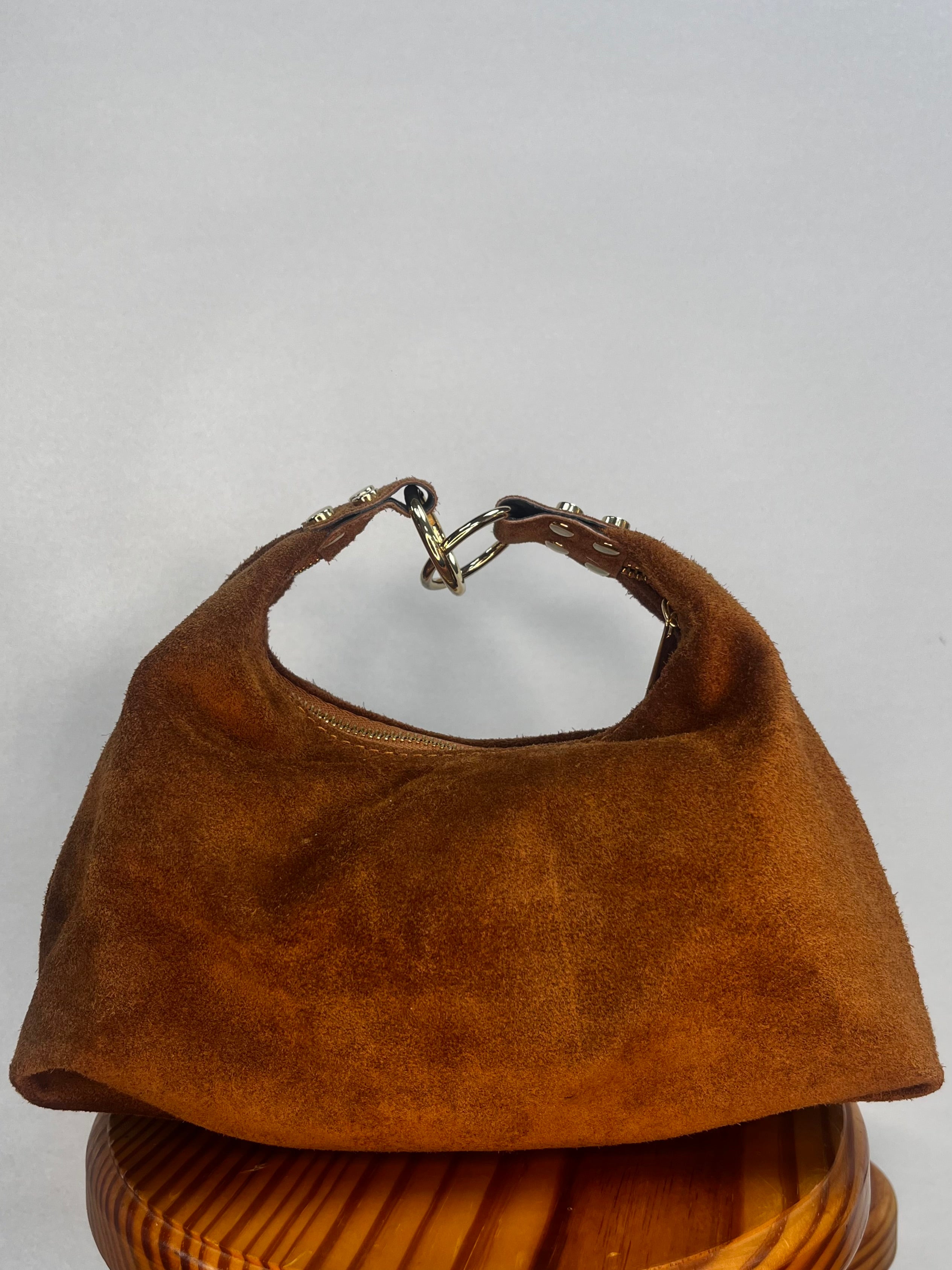 BOLSO ANTE MINI TACHUELA ABIERTA MARRÓN